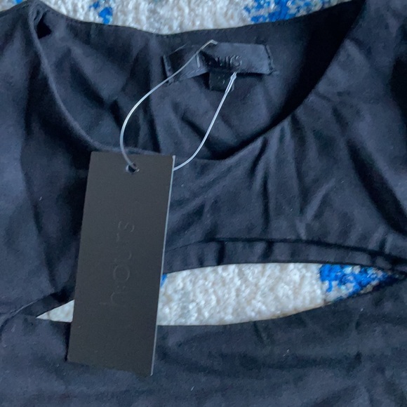 h:ours Diem Cut Out Top in Black - Picture 5 of 13